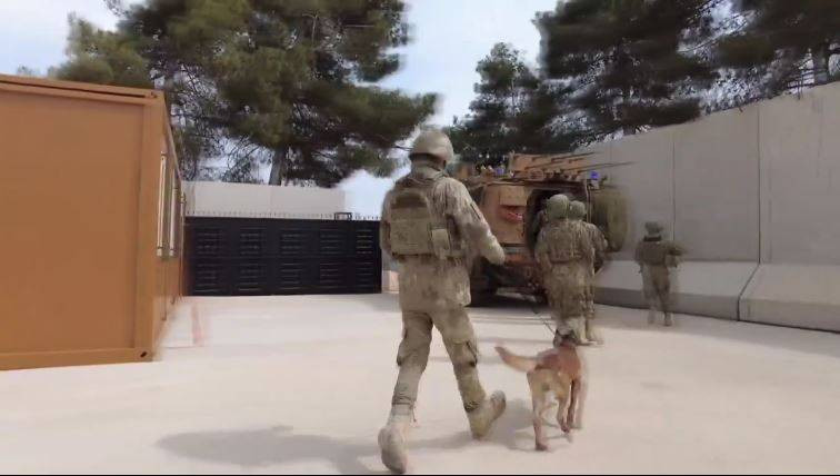 Sınırdan geçmeye çalışırken yakalandılar - Resim: 19